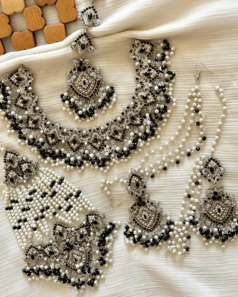 Kohenoor Noratan Bridal set
