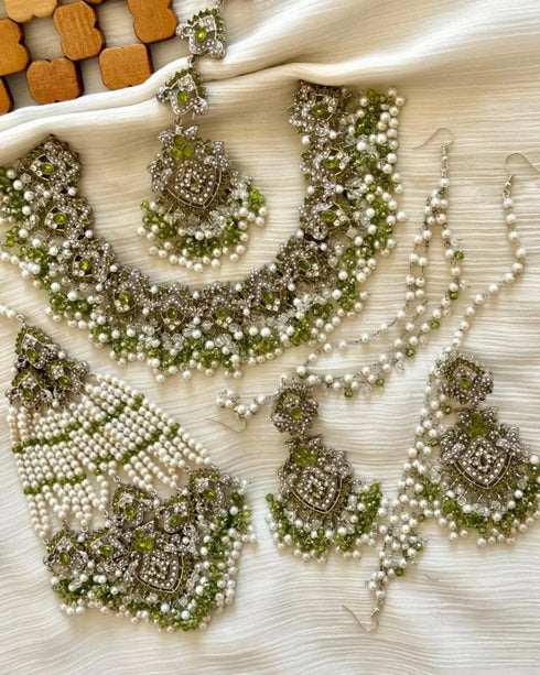 Kohenoor Noratan Bridal set