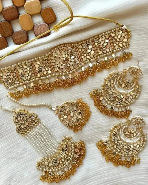 Kundan Paratha Jhumar Set