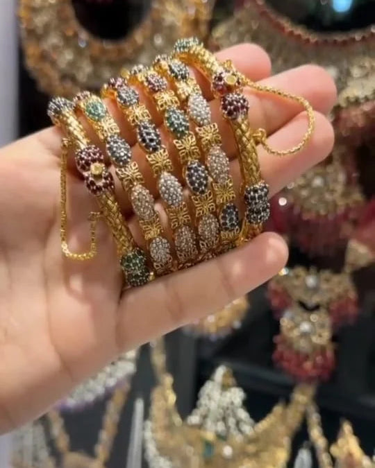 Royal Noir Sparkle Bangles 2 piece kare openbale