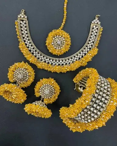 Gajra Sets with Bangle
