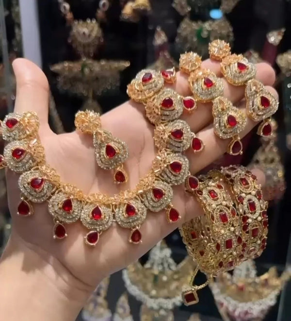 Royal zircon with openable bangle